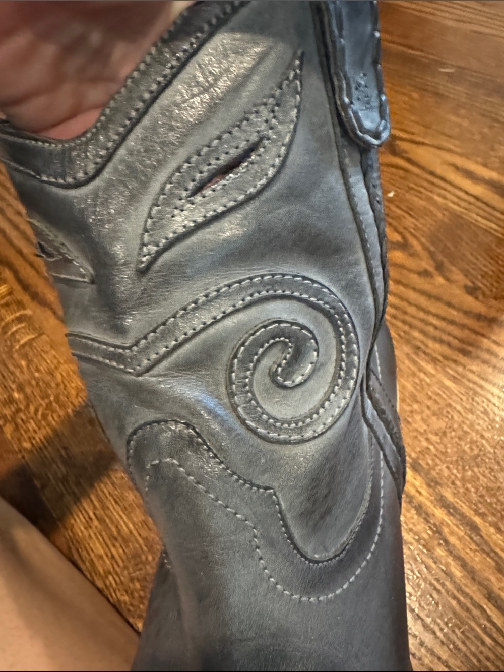 Carlos by Carlos Santana Leather Cowboy Booties with Cutouts Size 9M - Picture 10 of 10